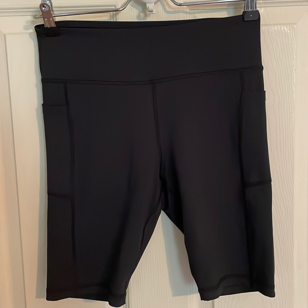 Zyia black pocket bike short